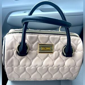 Betsy Johnson BE MY SWEETHEART large satchel. Quilted hearts.